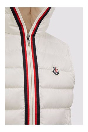 Gilet imbottito in piuma Dorcas con cappuccio MONCLER KIDS | K19541A00062597YX034